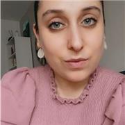 Mein Name ist Rüya, ich bin 31 Jahre alt, habe türkische Wurzeln und biete Nachhilfe für das Fach Deutsch an Wochenenden an. Ich freue mich drauf, euch kennen zu lernen !